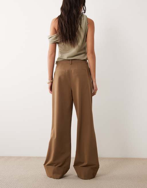 ASOS DESIGN - Pantaloni sartoriali a fondo ampio verde oliva con risvolto, 3 di 5