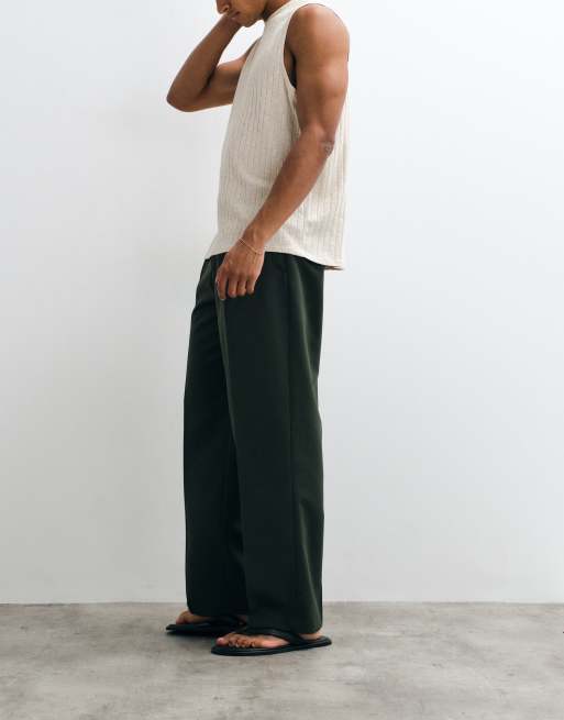 ASOS DESIGN pantaloni sartoriali a pieghe a gamba ampia verde scuro, 2 di 5