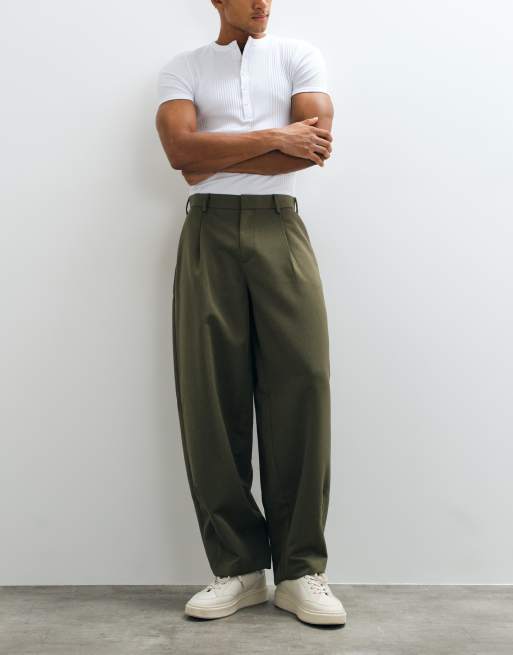 ASOS DESIGN pantaloni sartoriali a pieghe wide barrel leg color kaki, 1 di 10