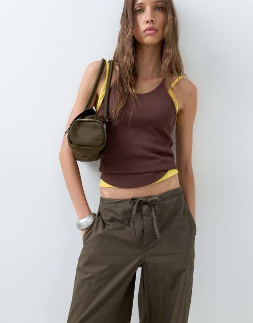 ASOS DESIGN - Pantaloni stile paracadutista kaki con fermacorda sul fondo, 2 di 5