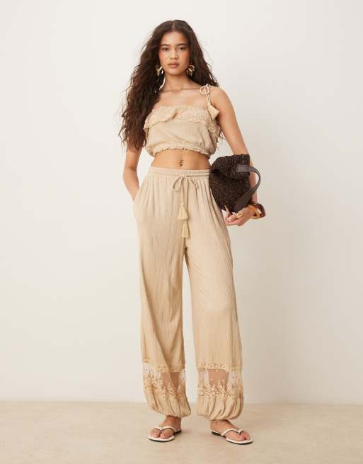 ASOS DESIGN - Pantaloni stropicciati color pietra con pannello in pizzo in coordinato