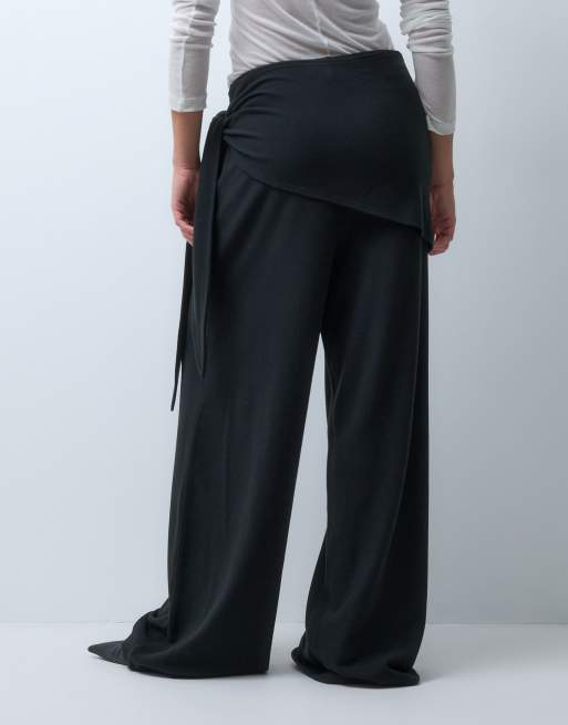 ASOS DESIGN pantaloni supersoft a gamba larga con drappeggio e laccetti laterali neri, 4 di 5