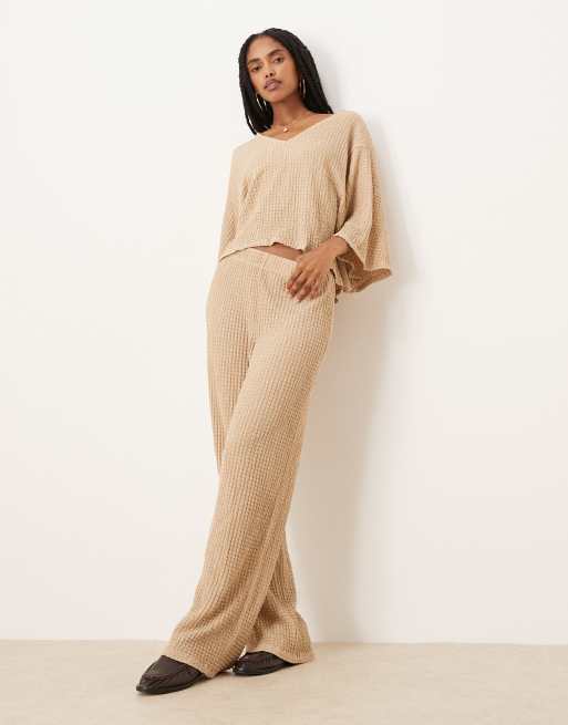ASOS DESIGN - Pantaloni testurizzati color pietra a fondo ampio in coordinato