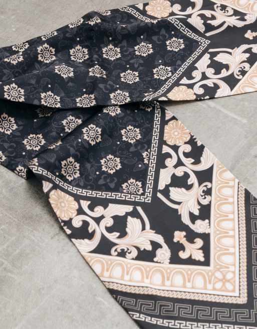ASOS DESIGN - Pañuelo marrón triangular con estampado floral vintage y patrón de satén, 3 de 3