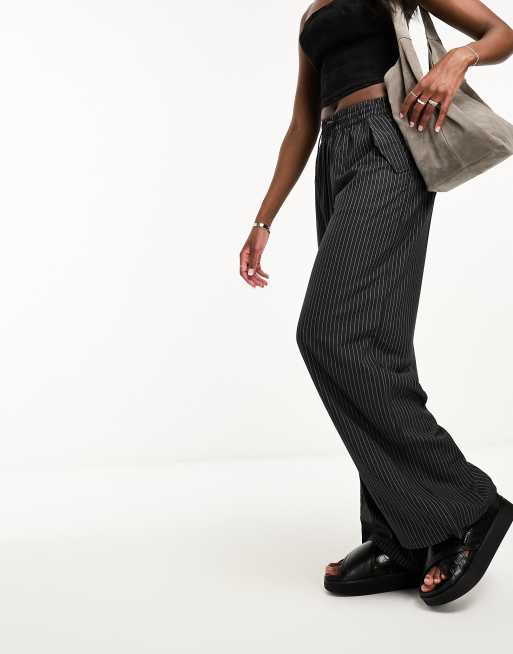 ASOS DESIGN parachute cargo pants in grey with stripe, 4 of 4