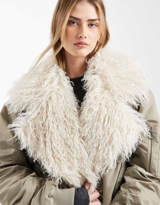 ASOS DESIGN - Parka kaki con dettagli in pelliccia sintetica lanuginosa e tasca MA1, 2 di 4