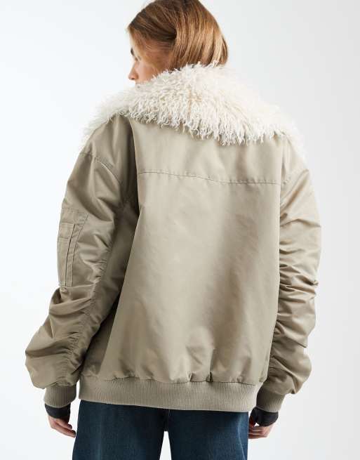 ASOS DESIGN - Parka kaki con dettagli in pelliccia sintetica lanuginosa e tasca MA1, 4 di 4