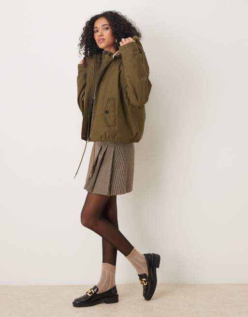 ASOS DESIGN – Parka o krótkim fasonie w kolorze khaki z kapturem podszytym kożuszkiem