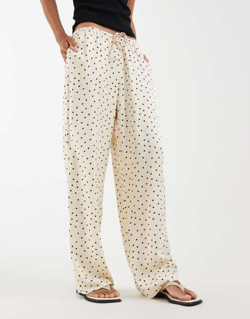 ASOS DESIGN - Parte de un conjunto - Pantalones amarillo pastel sin cierres de pernera ancha de satén, 3 de 5