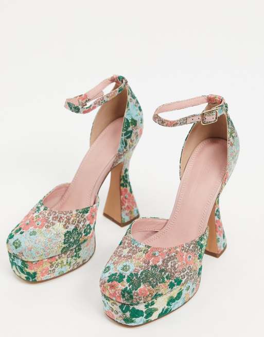 Patterned store platform heels