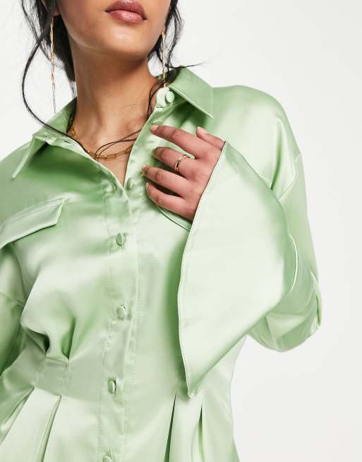 ASOS DESIGN – Pastellgrön, långärmad skjorta i satin med korsettsömmar vid midjan, 3 av 4