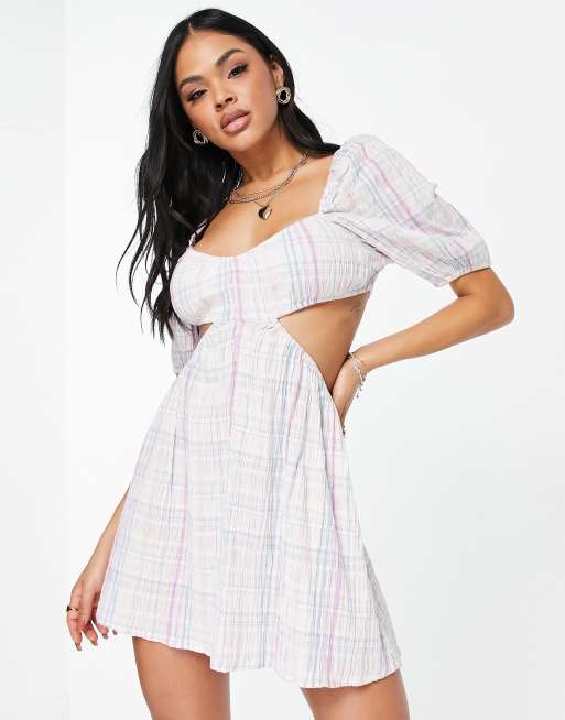 ASOS DESIGN – Pastellrutig strandklänning i bäckebölja med utskurna detaljer