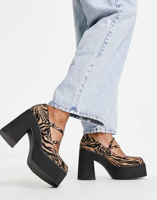 Leopard print hotsell chunky heel shoes