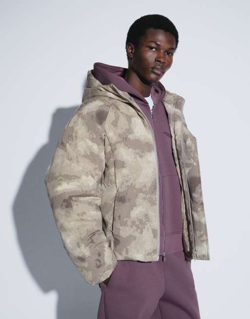 ASOS DESIGN Peakmax hooded puffer jacket in green camo, 2 of 6