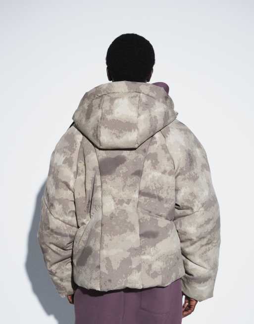 ASOS DESIGN Peakmax hooded puffer jacket in green camo, 4 of 6