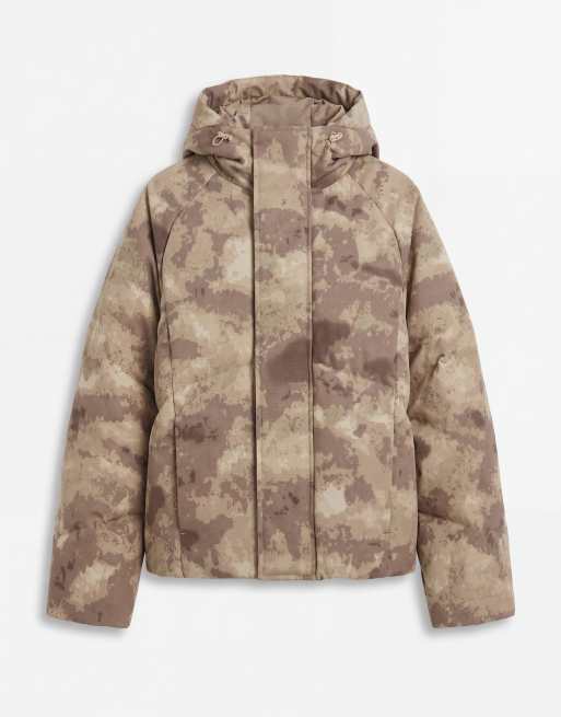 ASOS DESIGN Peakmax Kapuzen-Pufferjacke im Military-Muster in Hellgrün, 7 von 10