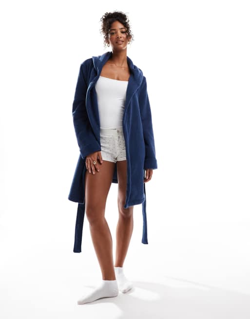 ASOS DESIGN - Peignoir court en micro-polaire avec bordures contrastantes - Bleu, 2 de 4