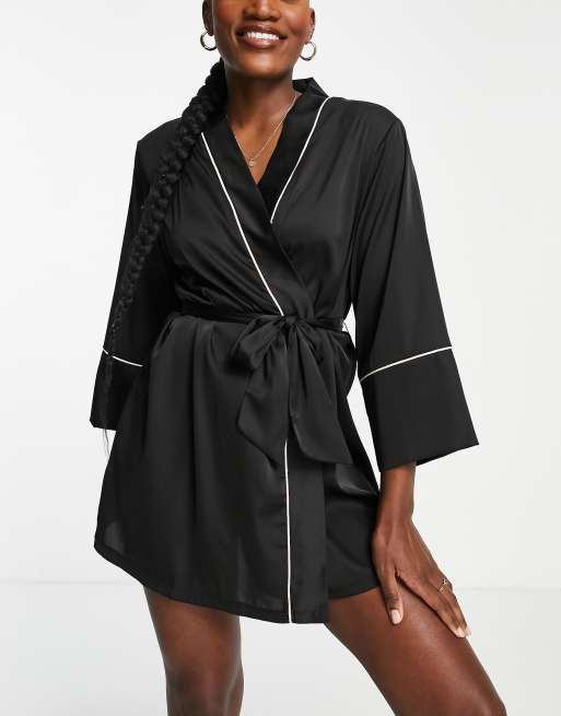 ASOS DESIGN Peignoir court en satin avec passepoils contrastants