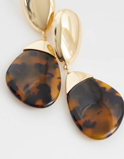 ASOS DESIGN pendant earrings with brown tortoise print in gold tone, 3 of 4