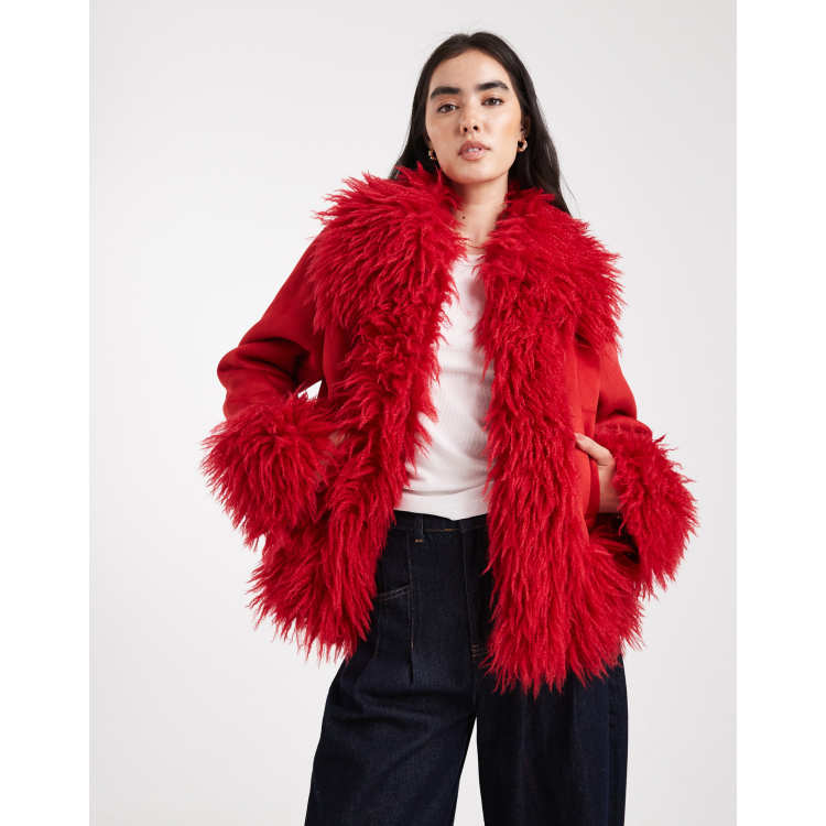 208761309-1-red?$n_750w$&wid=