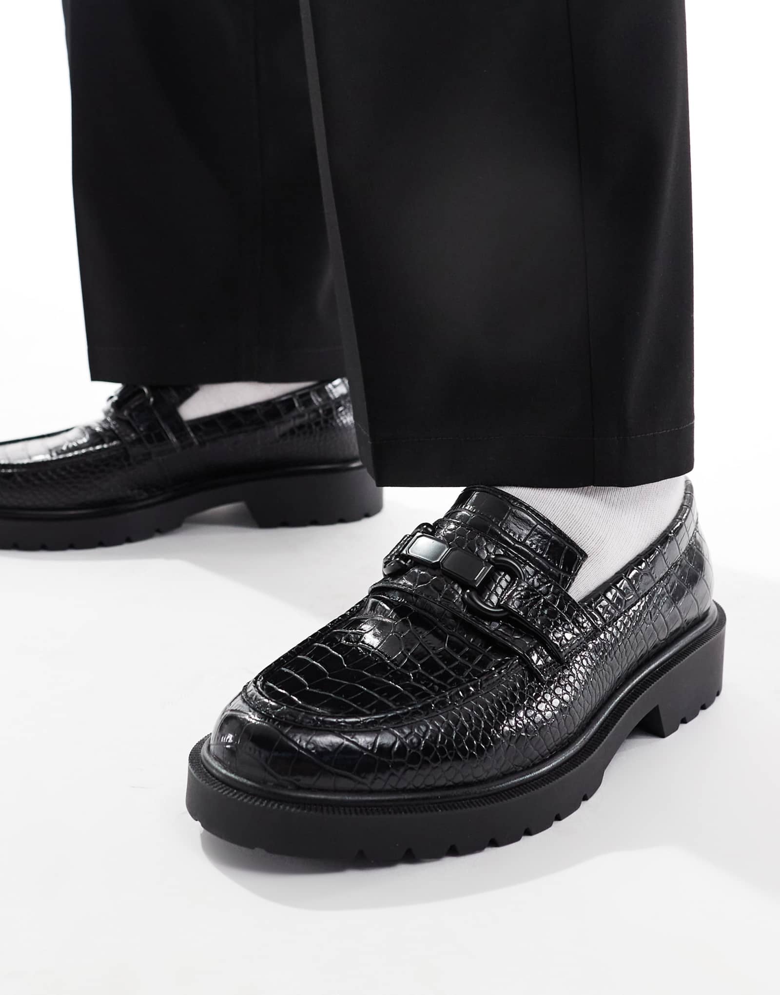 Дизайнерские мокасины ASOS penny из искусственного черного крокодила с застежкой на молнию