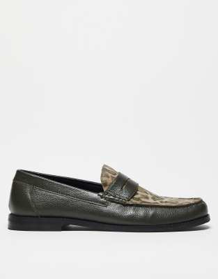 penny loafers in khaki leather with faux snake print-Green
