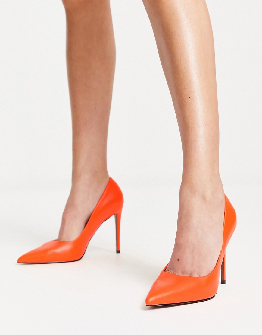 Penza pointed high heeled pumps in orange
