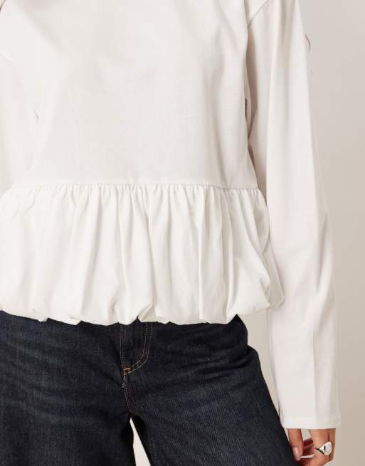 ASOS DESIGN - Peplum top met bubbelzoom en lange mouwen in wit, 4 van 4