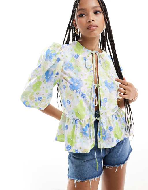 ASOS DESIGN - Peplum top  met striksluiting en bloemen in groen en blauw