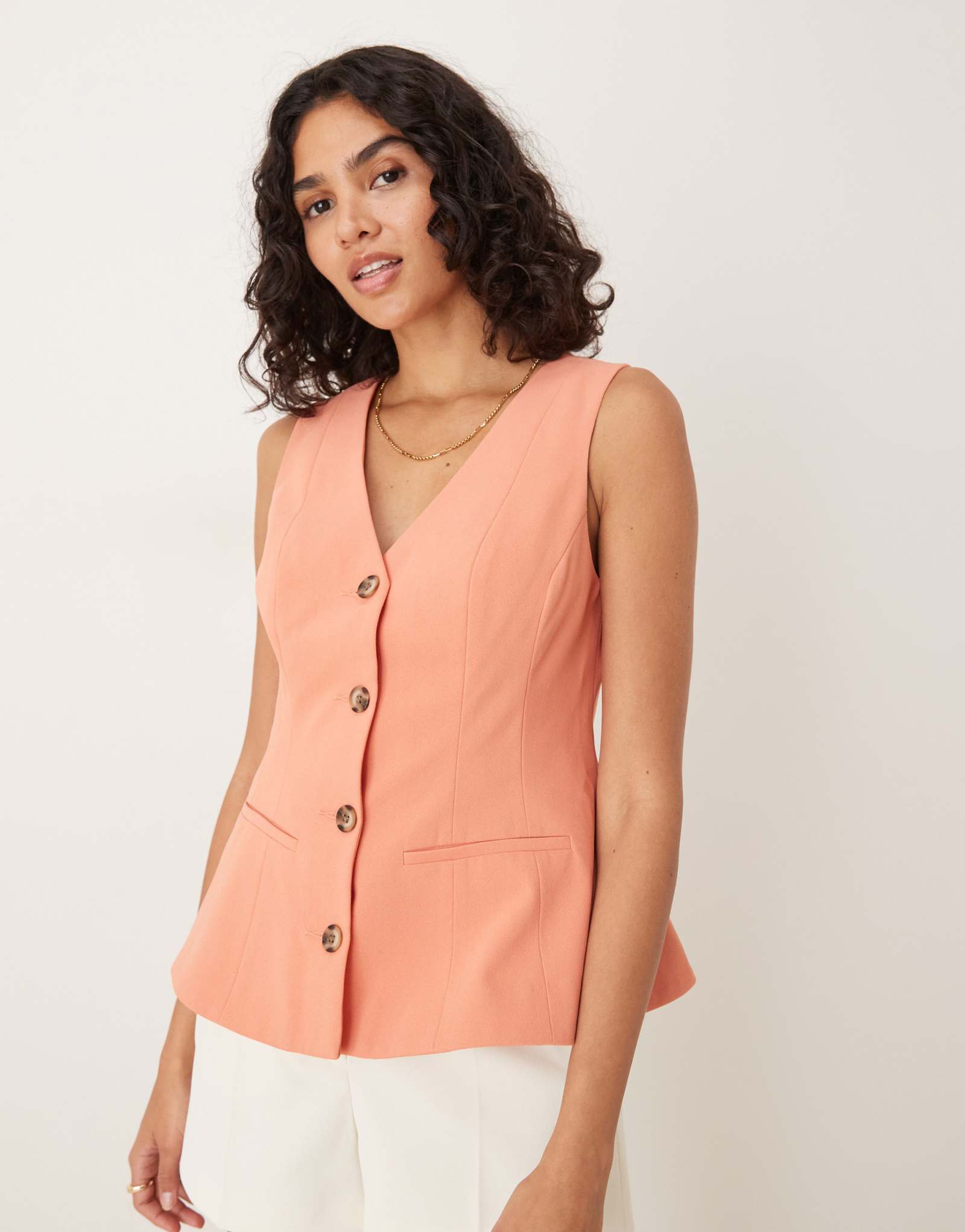 ДИЗАЙНЕРСКИЙ жилет с баской ASOS кораллового цвета