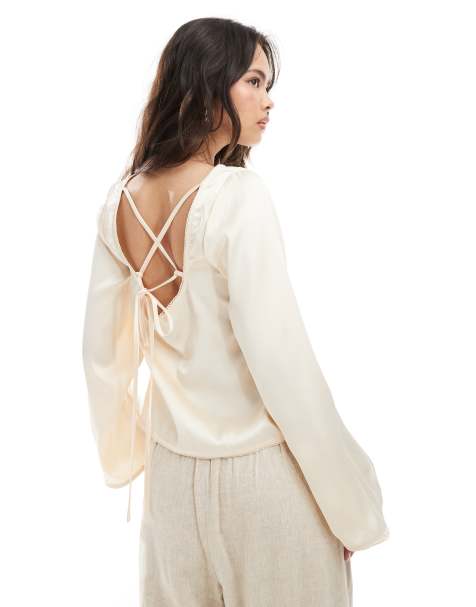 ASOS DESIGN – Perłowy satynowy top z długimi rękawami i wiązaniem z tyłu - view 1