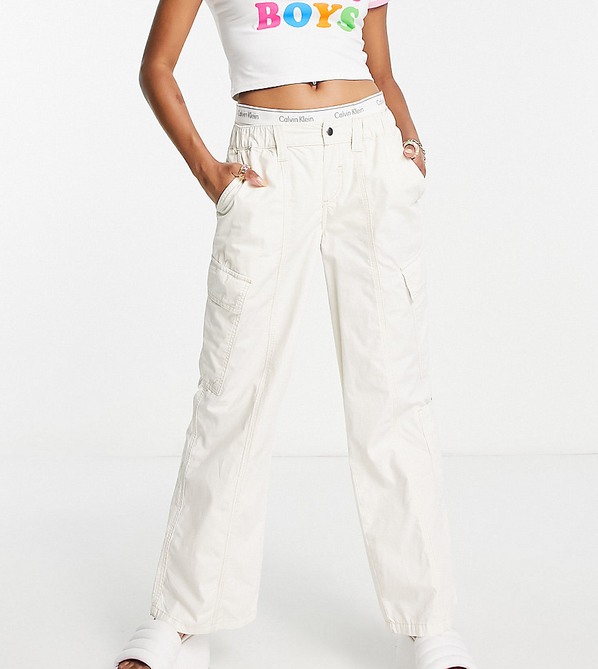 ASOS DESIGN Petite 00’s low rise cargo trousers in oatmeal-Neutral