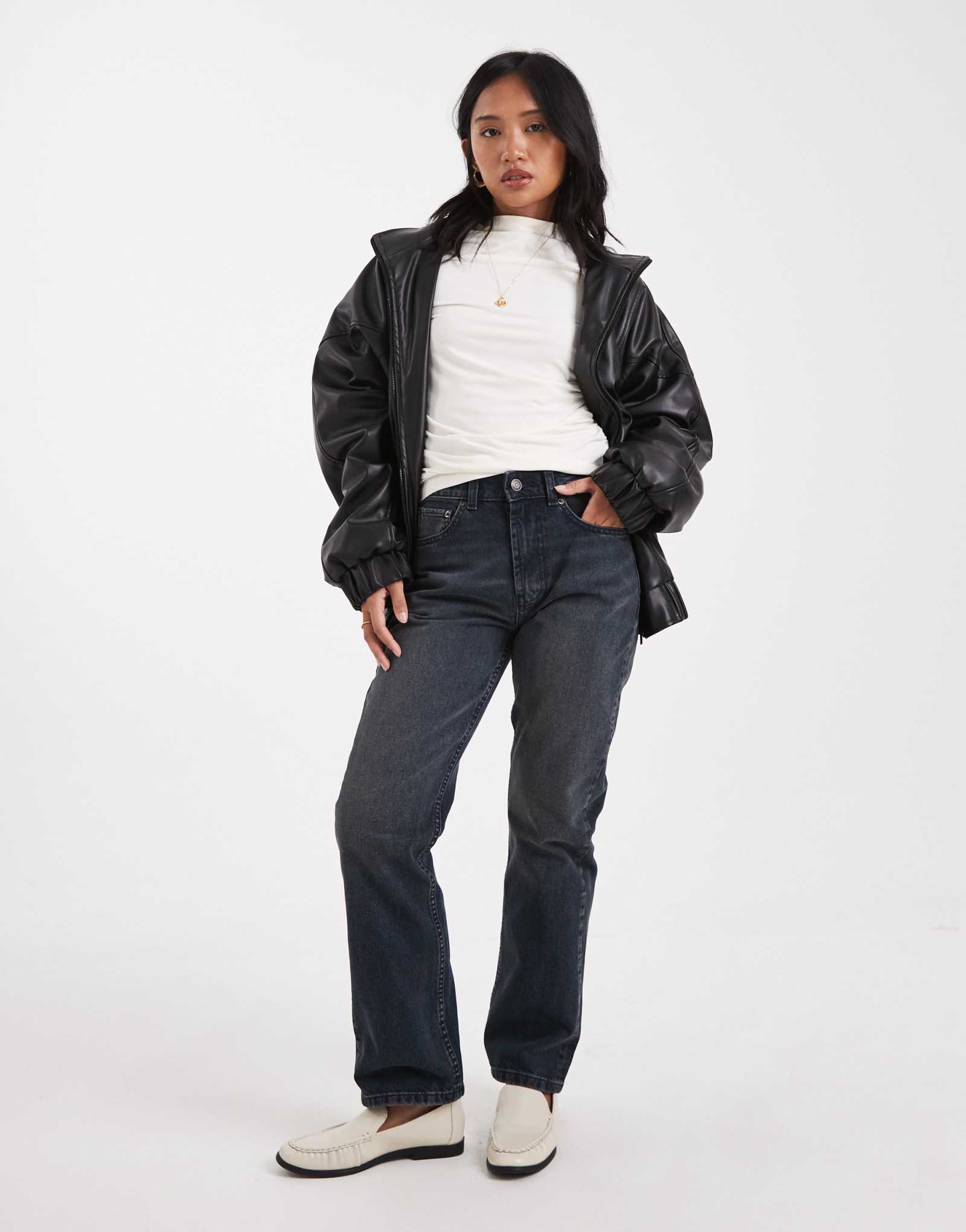 Сине-черные джинсы ASOS DESIGN Petite 90-х годов прямого кроя 