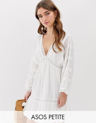 ASOS DESIGN Petite - Aangerimpelde mini-jurk met kant en rijgsluiting-Wit