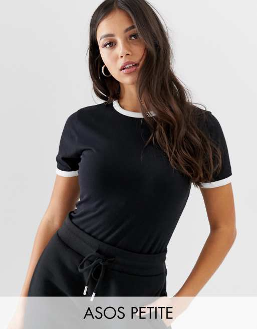 ASOS DESIGN Petite - Aansluitend T-shirt met contrasternde rand in zwart