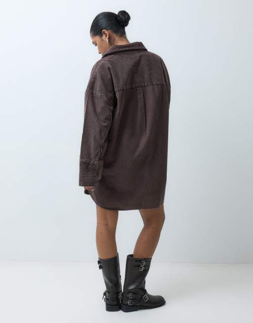 ASOS DESIGN Petite abito chemisier mini oversize in velluto a coste color cioccolato slavato, 5 di 5