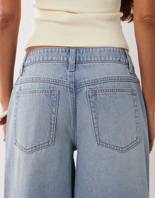 ASOS DESIGN Petite ankle grazer wide leg jeans with front pocket in light wash, 4 of 5