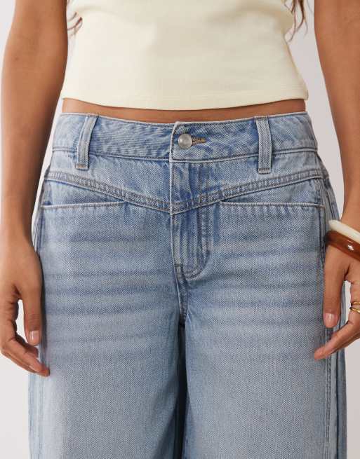 ASOS DESIGN Petite ankle grazer wide leg jeans with front pocket in light wash, 5 of 5