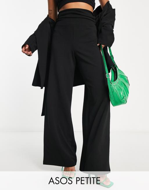 ASOS DESIGN Petite – Anzughose aus Jersey in Schwarz mit sehr hohem Bund und weitem Bein