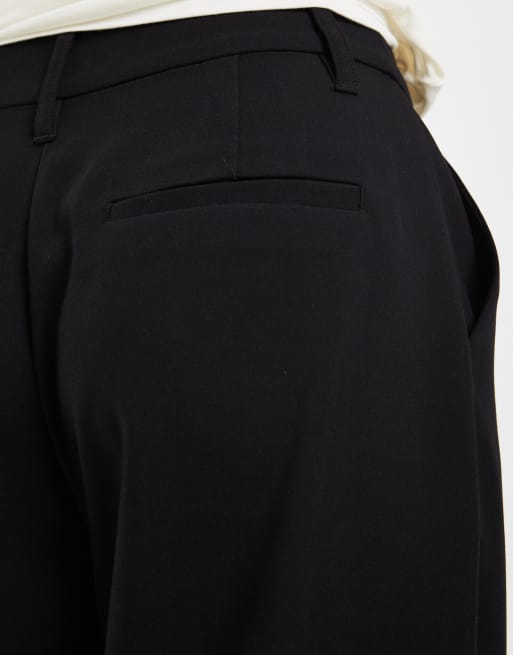 ASOS DESIGN Petite arch barrel trousers in black, 5 of 5