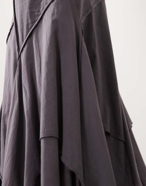 ASOS DESIGN Petite asymmetrischer Midirock mit Nahtdetails in Anthrazit, 2 von 5