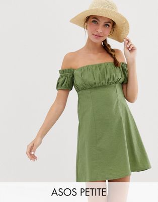 ASOS DESIGN Petite – Baraxlad solklänning i minimodell med rysch framtill-Grön