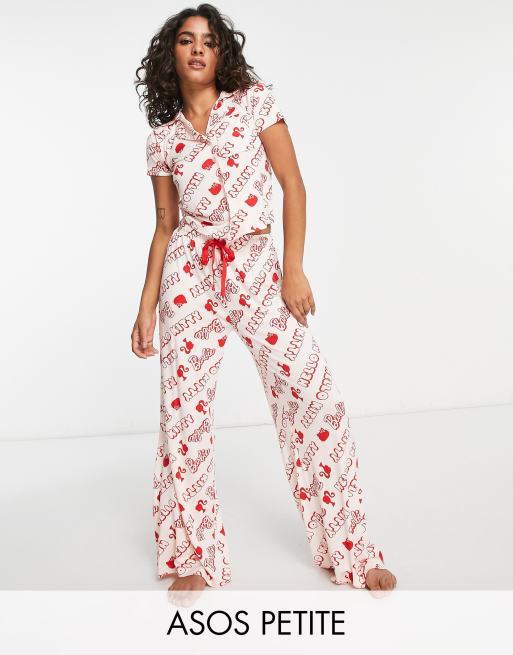 ASOS DESIGN Petite - Barbie x Hello Kitty - Pyjama en viscose avec