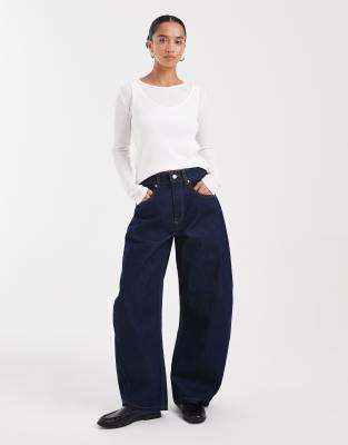 ASOS DESIGN Petite - Barrel-Jeans in Rinse-Waschung mit hohem Bund-Marineblau