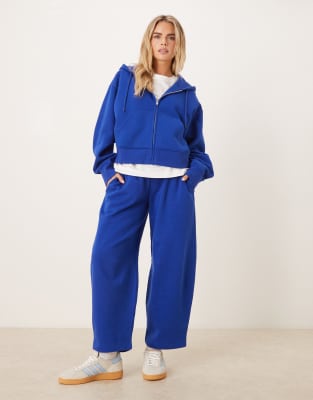 Asos Petite Asos Design Petite Barrel Leg Brushback Jogger In Blue