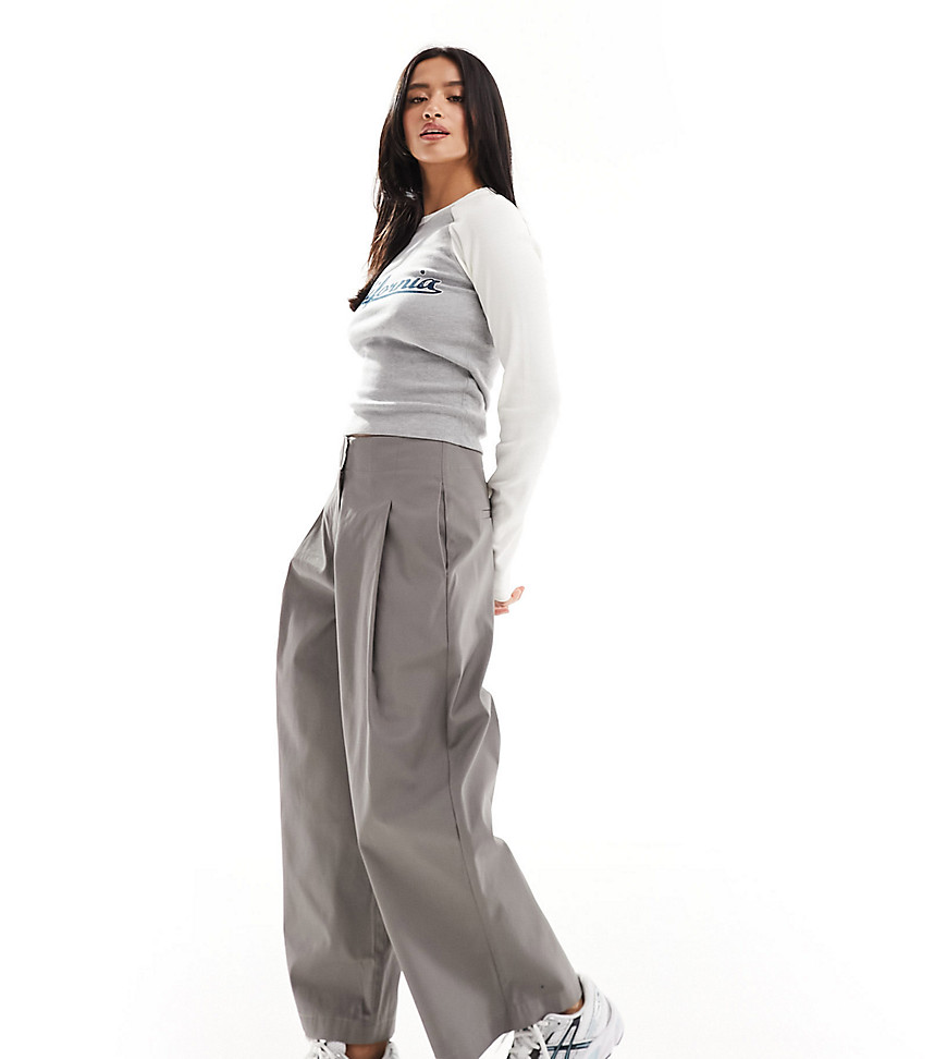 ASOS DESIGN Petite barrel trouser in structured twill in grey