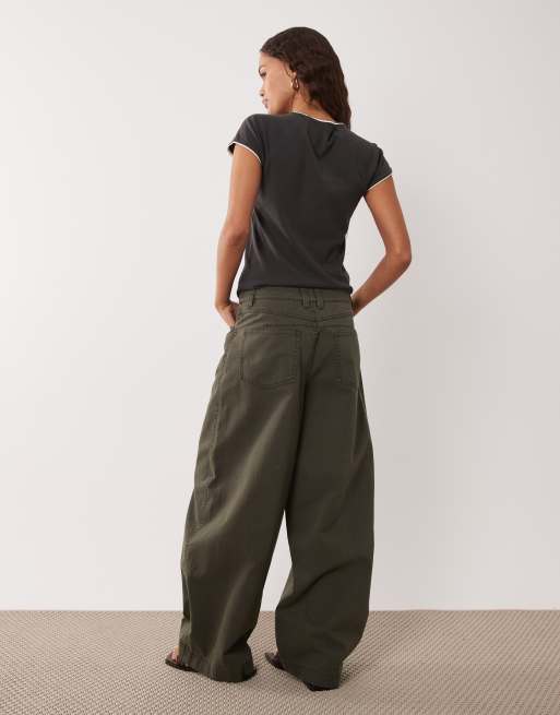 ASOS DESIGN Petite barrel trousers in khaki, 5 of 5