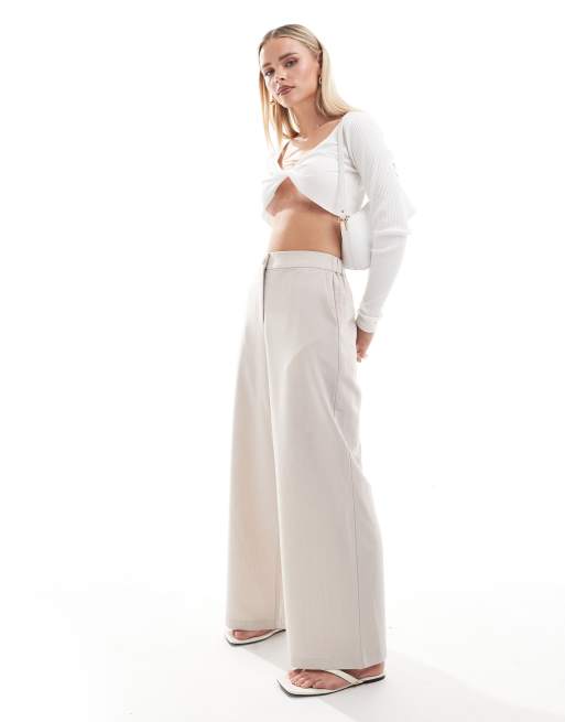 ASOS DESIGN Petite – Beige, figursydda byxor med raka ben och avslappnad passform , 5 av 5