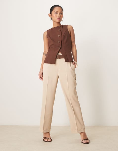 ASOS DESIGN Petite – Beige, figursydda, raka byxor med smal passform och skärp - view 1