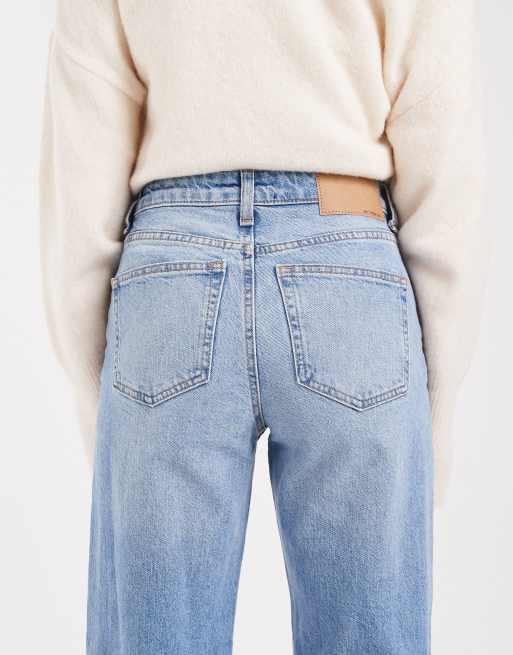 ASOS DESIGN Petite – Bequeme Stretch-Jeans in hellem Mittelblau mit geradem Schnitt, 4 von 5